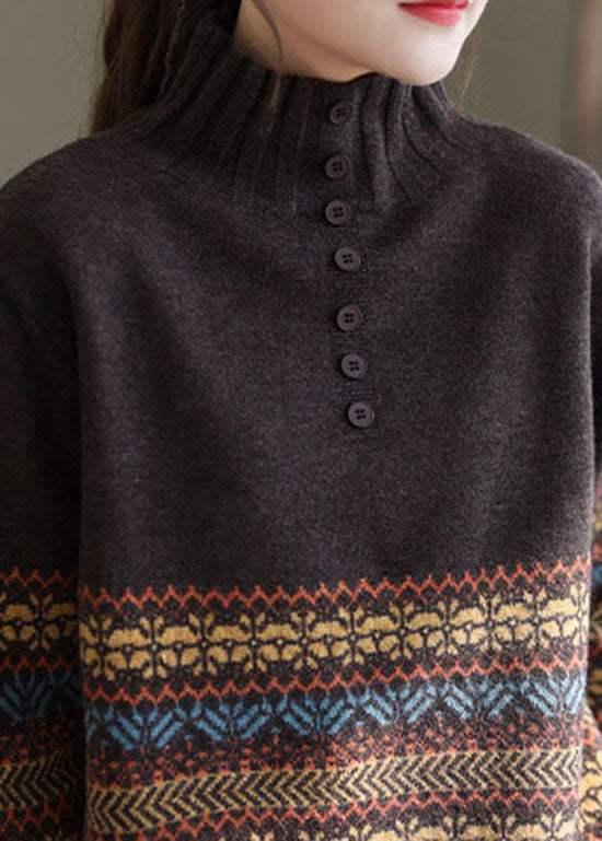 Feines Schokoladen-Rollkragen-Stricktop für den Winter