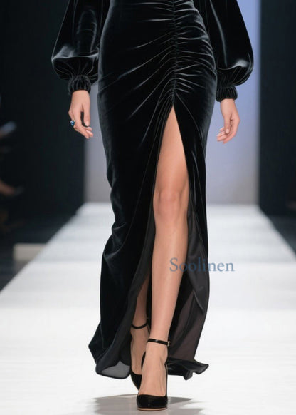 Vestido largo de terciopelo con hombros descubiertos y abertura lateral para primavera