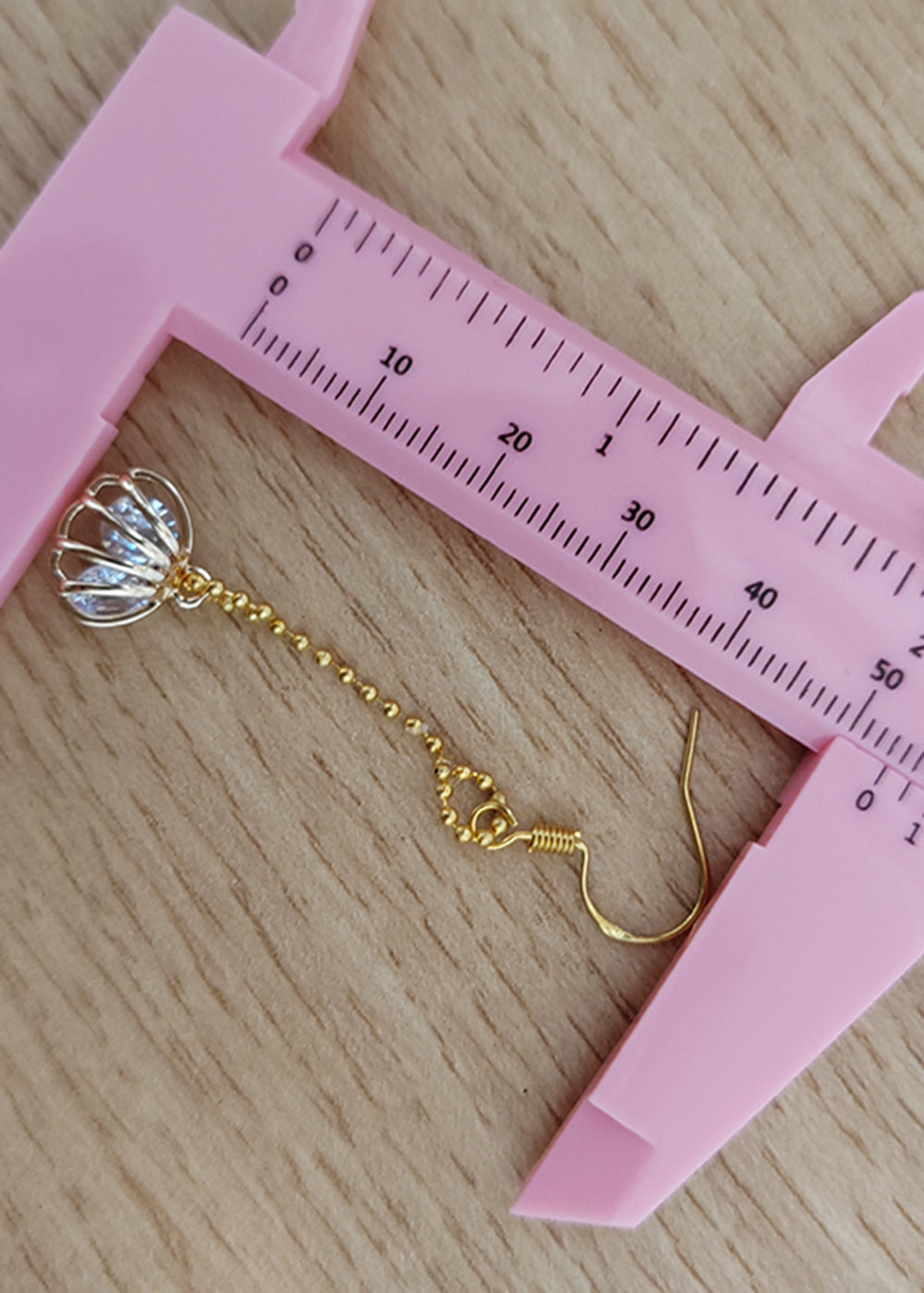 Feine Edelstein-Ohrhänger aus 14 Karat Gold mit Hohlsaum