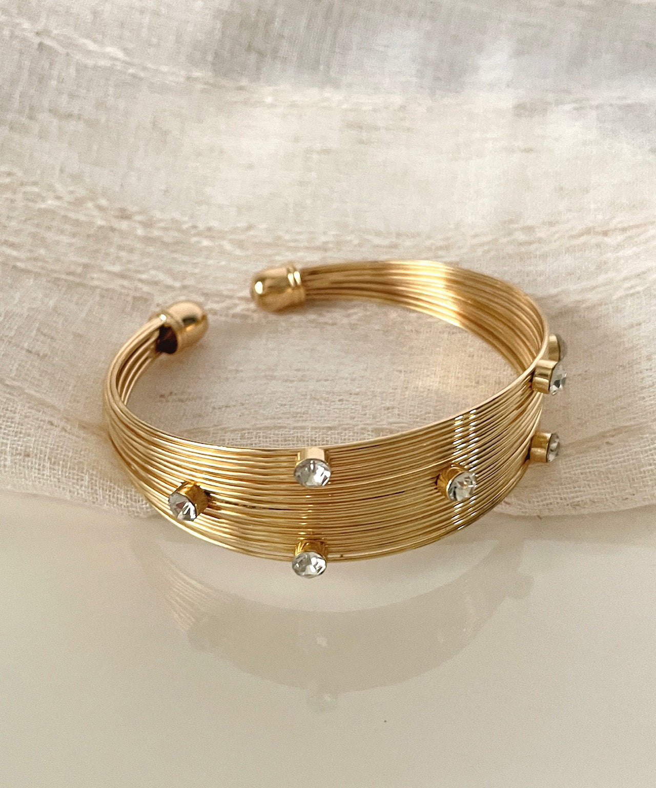 Armreif aus Feingold, Sterlingsilber, vergoldet, mit Zirkonia-Kreuzmuster