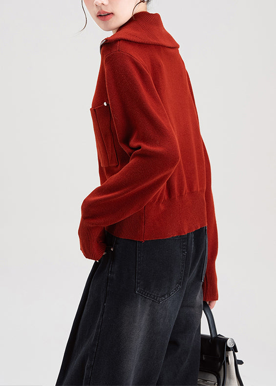 Feine rote Strickjacke mit Reißverschluss und Peter-Pan-Kragen für den Winter
