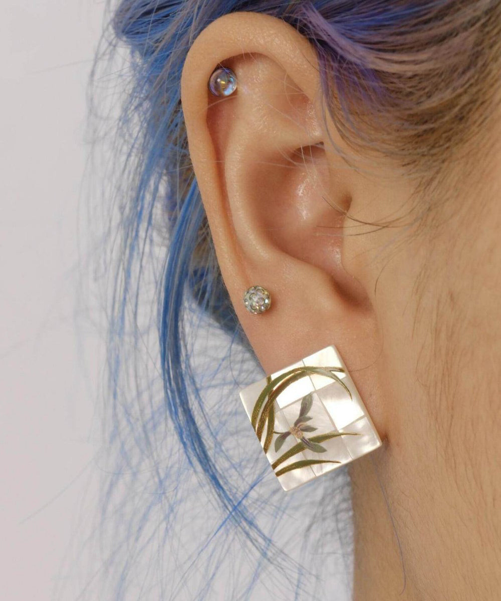 Fine Silk Alloy Floral Stud Earrings