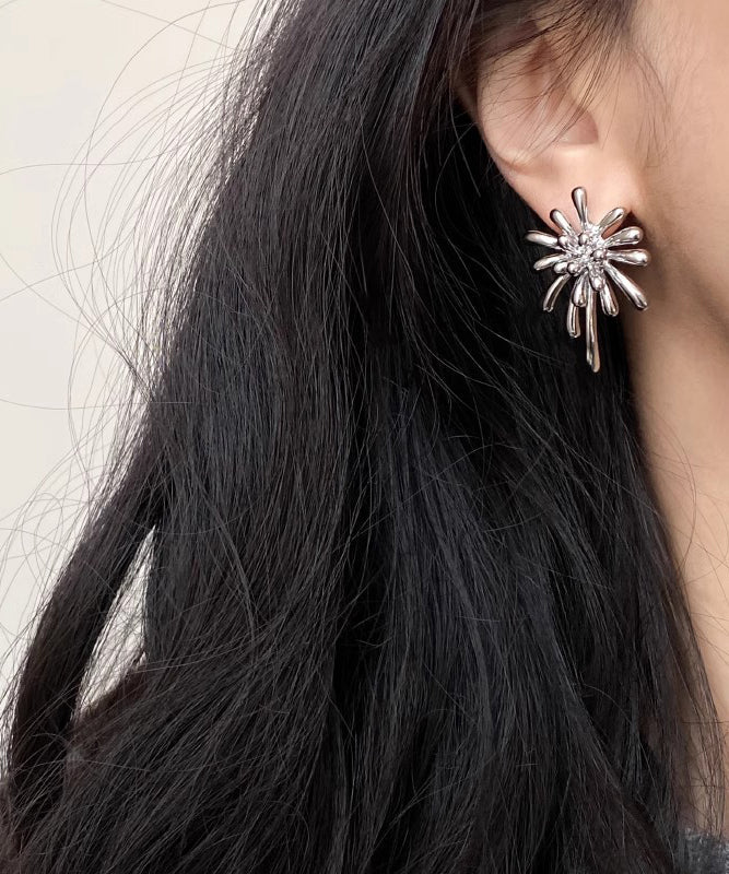 Ohrstecker mit feinem Seiden- und Kupferdekor im Feuerwerksdesign