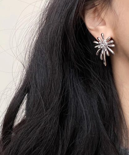 Ohrstecker mit feinem Seiden- und Kupferdekor im Feuerwerksdesign