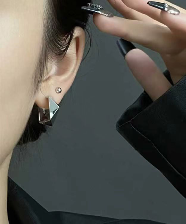 Pendientes de aro geométricos asimétricos de metal de seda fina