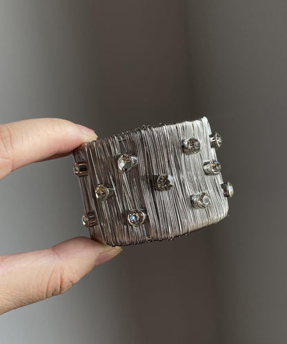 Manschette aus feiner Seide, Sterlingsilber und Zirkonia