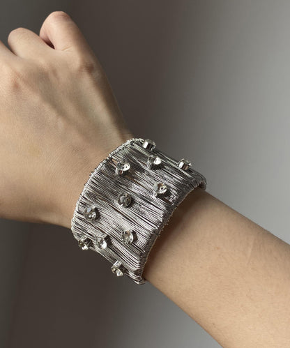 Manschette aus feiner Seide, Sterlingsilber und Zirkonia