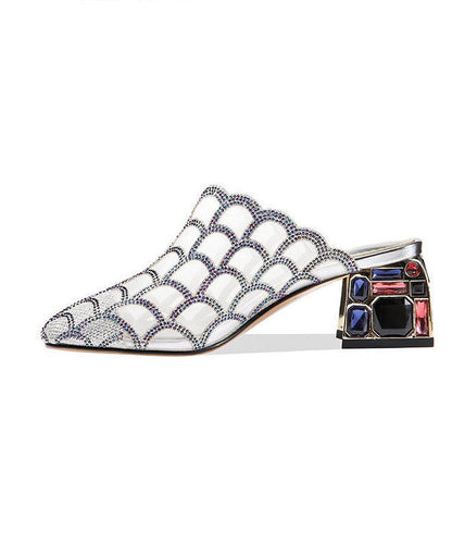 Feine, klobige Slide-Sandalen mit spitzer Zehenpartie aus silbernem Tüll