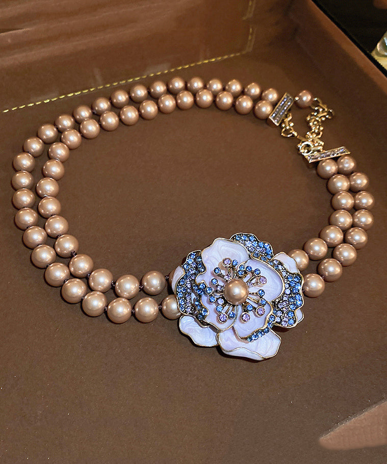 Feine Halskette mit floralem Anhänger aus Sterlingsilber mit Perlen und Zirkonia