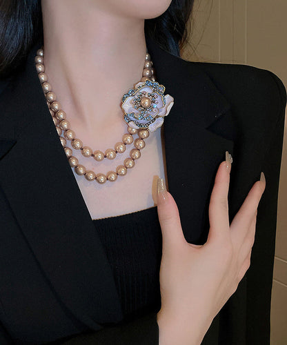 Feine Halskette mit floralem Anhänger aus Sterlingsilber mit Perlen und Zirkonia