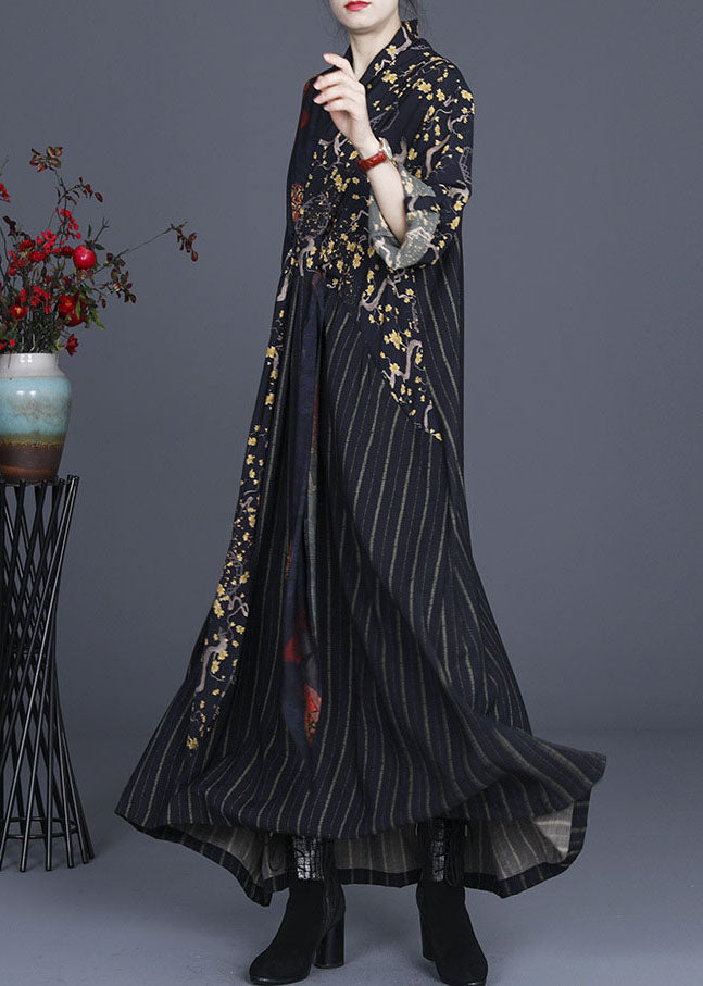 Feines Patchwork-Kleid mit V-Ausschnitt und Bindegürtel für den Herbst und den Urlaub