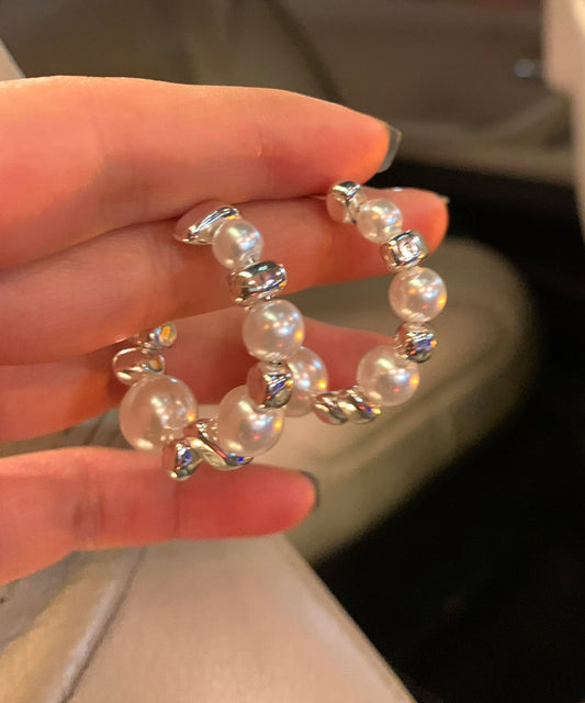 Pendientes de aro de plata rota con perla de aleación de cobre blanco fino