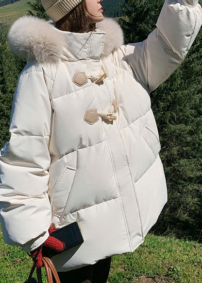 Parka de invierno fina de algodón fino con cuello alto, bolsillos y capucha gruesa.