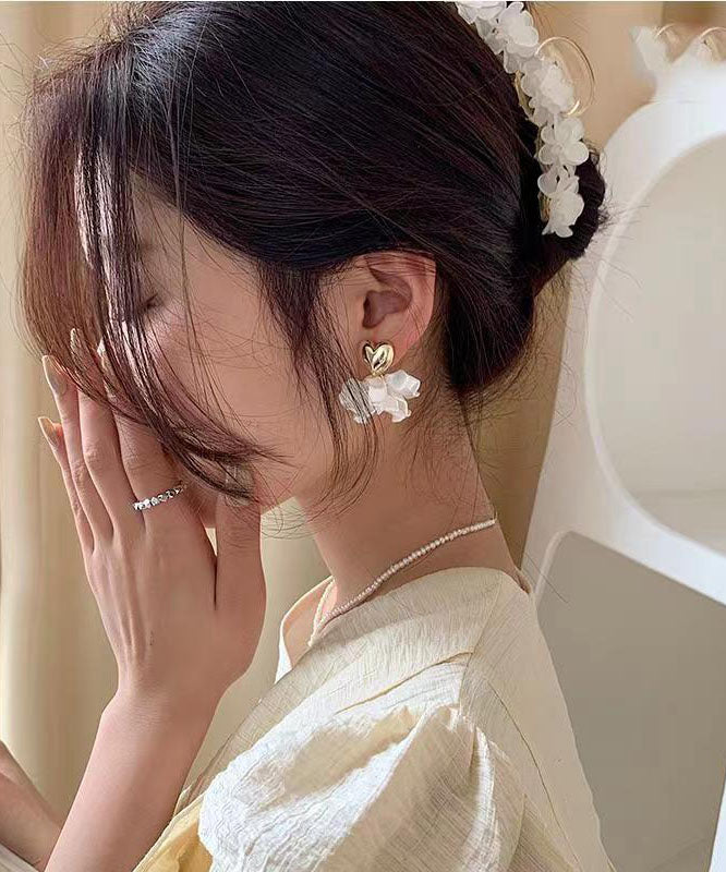 Feine weiße Tropfenohrringe aus Sterlingsilber „Love“ mit Blumenmotiv