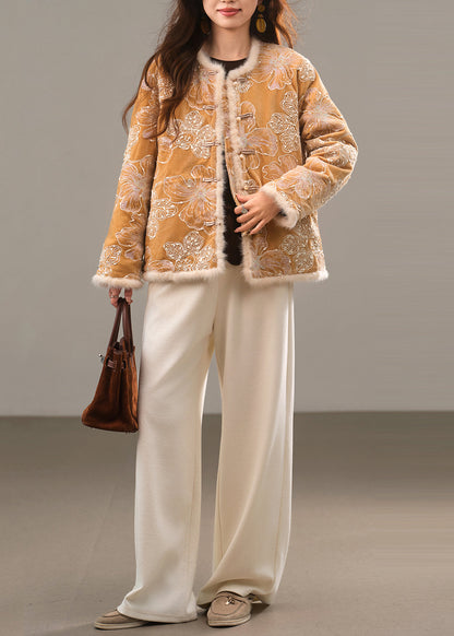 Feiner gelber bestickter chinesischer Knopf-Daunenmantel für den Winter