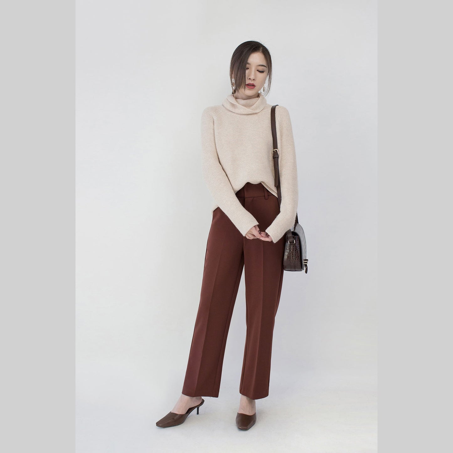 Feiner beige Pullover Übergrößen Kleidung High Neck Strickblusen 2018 Baggy Wintershirt