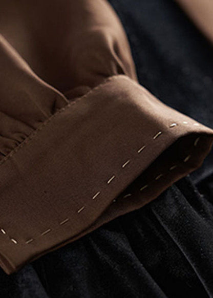 Tailliertes schwarzes V-Ausschnitt-Patchwork-Velourskleid mit Schleife