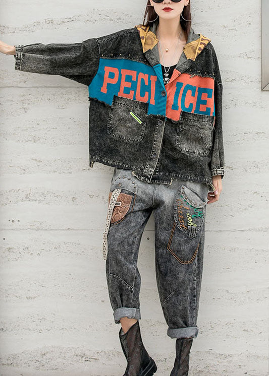 Taillierter Denim-Patchwork-Strickmantel mit Kapuze und Taschen, lange Ärmel