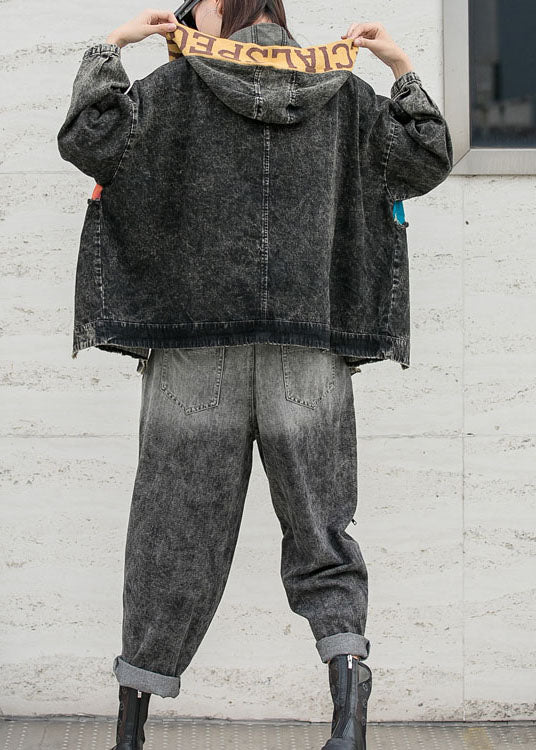 Taillierter Denim-Patchwork-Strickmantel mit Kapuze und Taschen, lange Ärmel