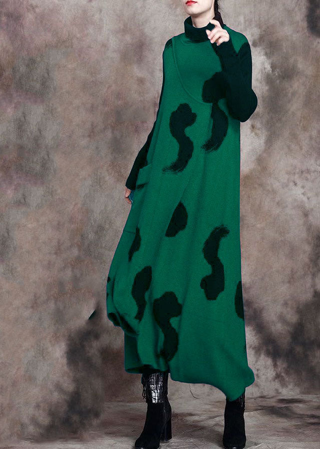 Figurbetontes grünes Rollkragen-Maxikleid mit schmaler Passform und langen Ärmeln