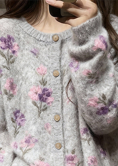 Taillierte graue Strickjacke mit Rundhalsausschnitt, Blumenmuster, Quasten und Knöpfen – Frühling