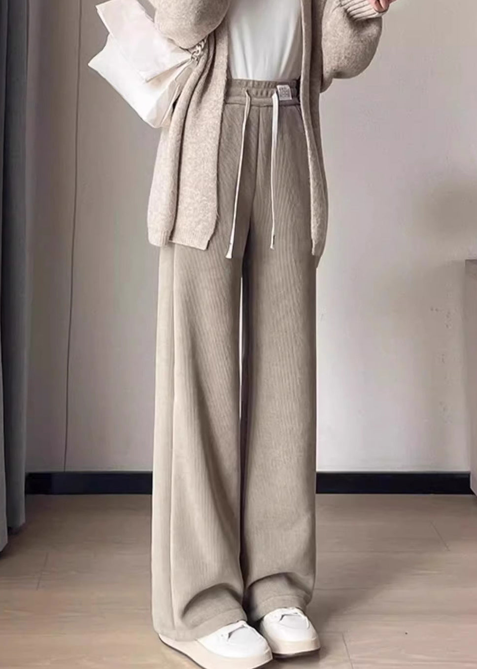 Winterliche, figurbetonte Fleecehose mit Taschen und Kordelzug