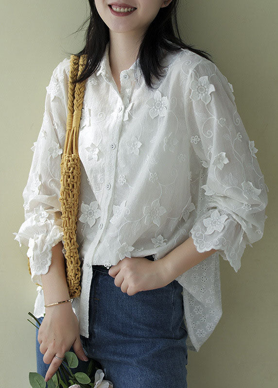 Tailliertes weißes Peter-Pan-Kragen-Oberteil aus Baumwolle mit Blumenmuster