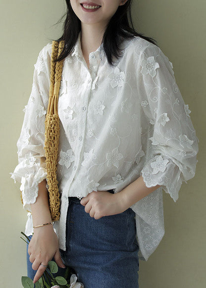 Tailliertes weißes Peter-Pan-Kragen-Oberteil aus Baumwolle mit Blumenmuster