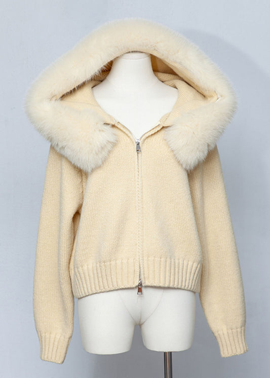 Taillierter Strickmantel mit gelbem Fuchskragen, Reißverschluss und Patchwork-Design für den Frühling