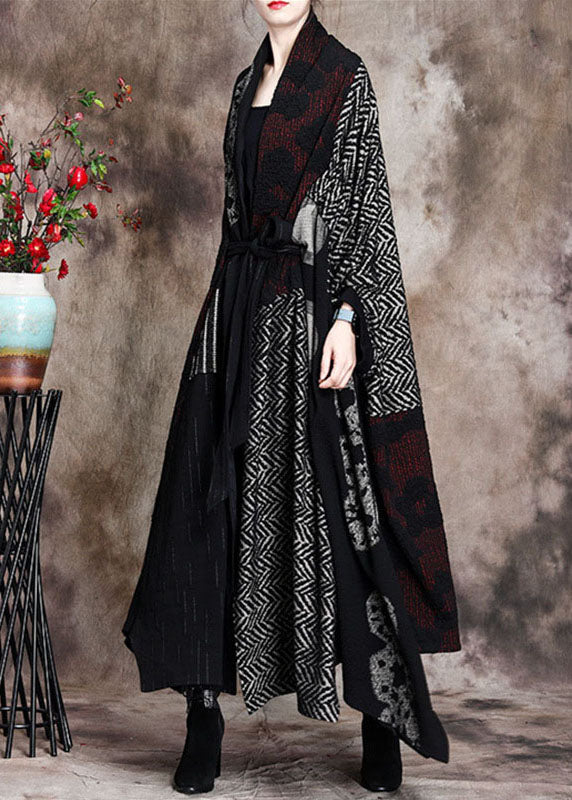 Taillierter Herbst-Cardigan mit asymmetrischem Patchwork-Design im Retro-Print