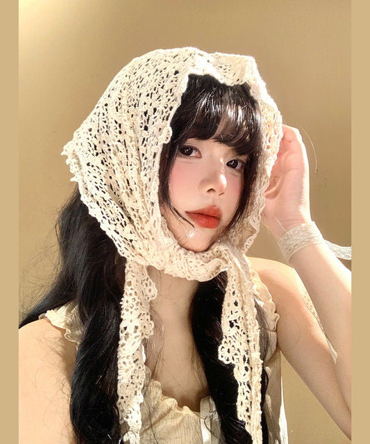 Sombrero boonie triangular con flores ahuecadas en beige francés