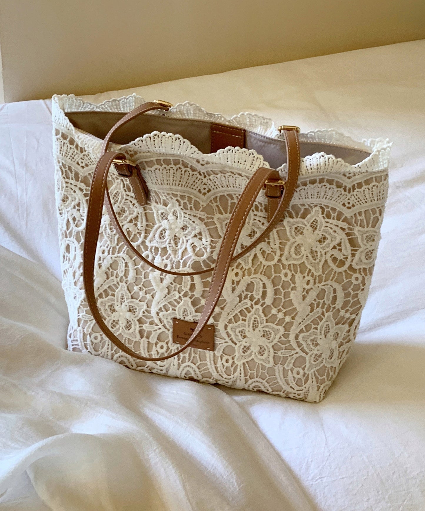 French Beige Large Capacity Lace Shoulder Bags