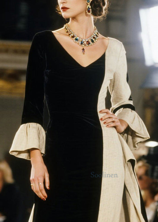 Französisches schwarzes asymmetrisches Patchwork-Abendkleid mit seitlichem Schlitz und ausgestellten Ärmeln