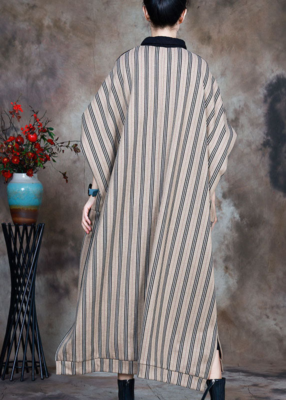 Französisches schwarzes Patchwork-Pulloverkleid mit gestreiften Knöpfen