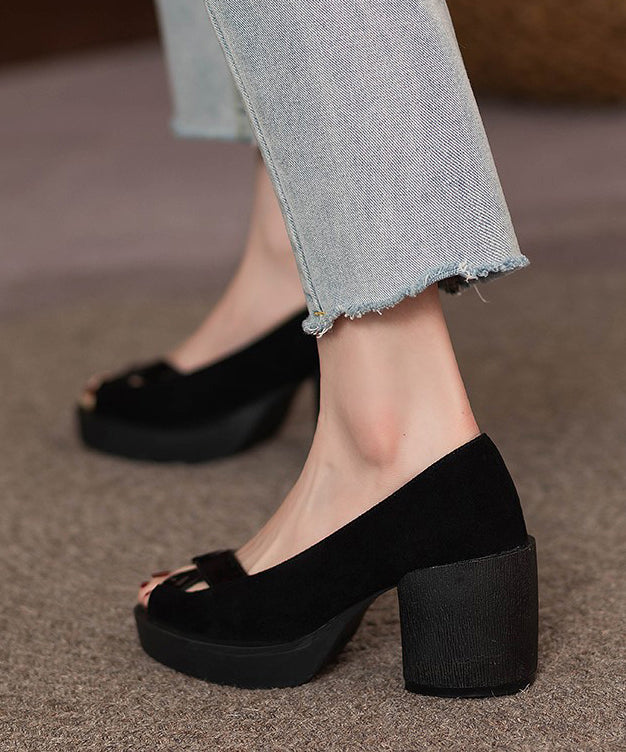 Französische schwarze Peep-Toe-Plateau-Pumps aus echtem Leder