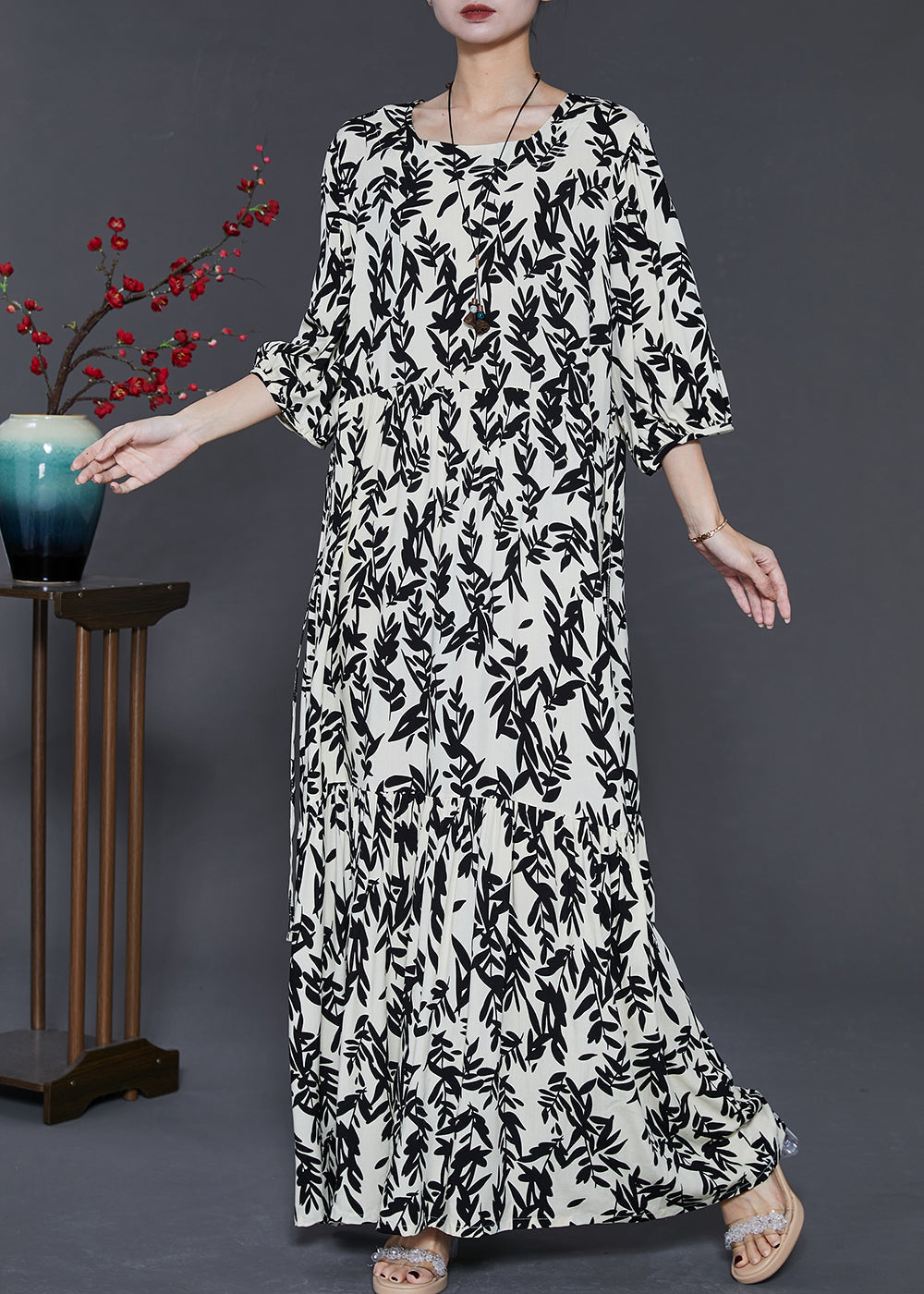 Französisches Urlaubskleid aus Baumwolle mit schwarzem Aufdruck, Sommer