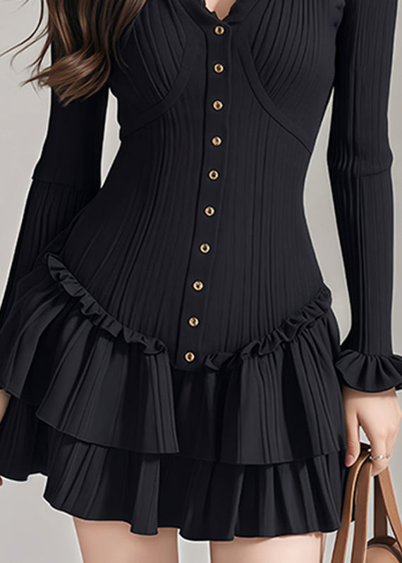 Französisches schwarzes, gerüschtes Patchwork-Strickkleid mit Knopfleiste und Blütenblattärmeln