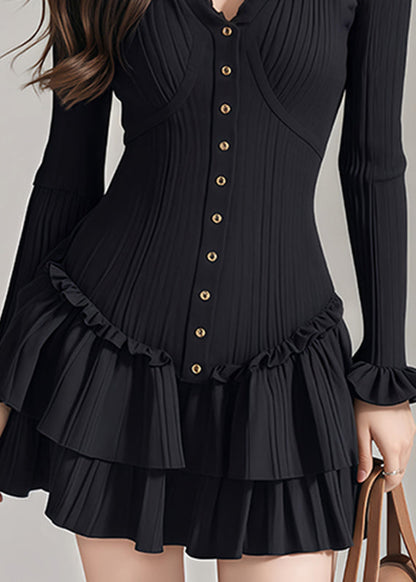 Französisches schwarzes, gerüschtes Patchwork-Strickkleid mit Knopfleiste und Blütenblattärmeln