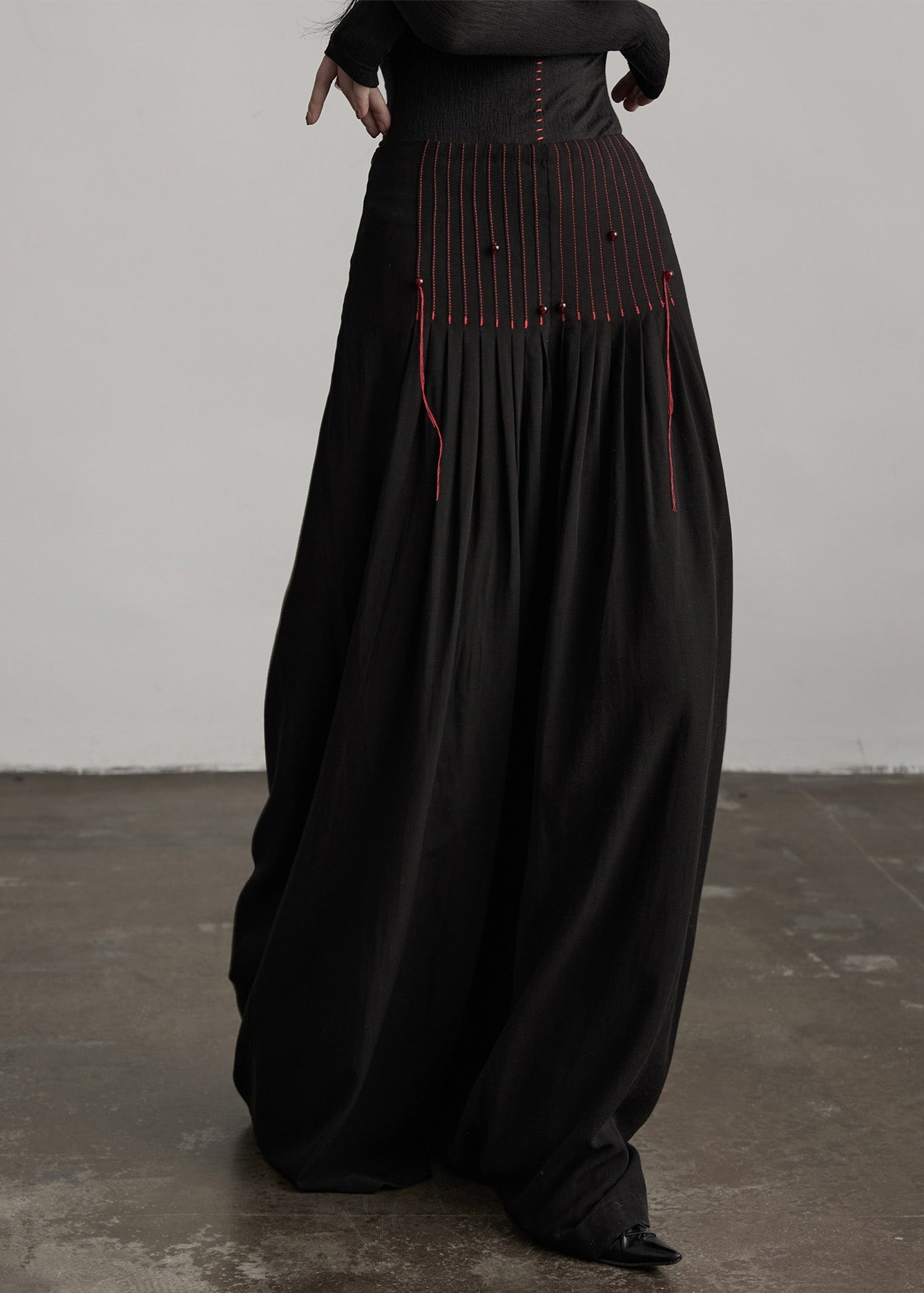 Französische schwarze Baumwollhose mit Quasten und weitem Bein, Frühling