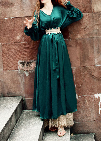 Französisches schwarzgrünes V-Ausschnitt-Spitzen-Patchwork-Maxikleid aus Seide mit Fledermausärmeln