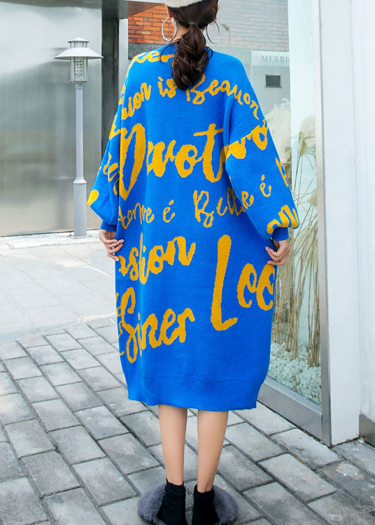 Französisches blaues lockeres O-Ausschnitt-Strickpulloverkleid für den Herbst