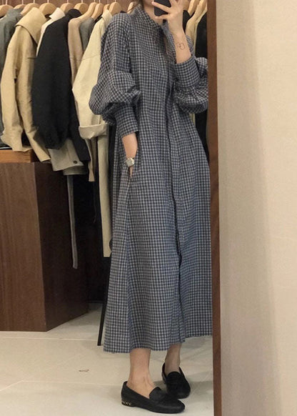 Französisches blaues kariertes Hemdkleid mit Puffärmeln