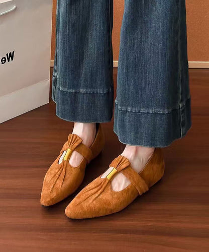 Zapatos de cuña con empalme de ante marrón francés, punta puntiaguda y arrugada