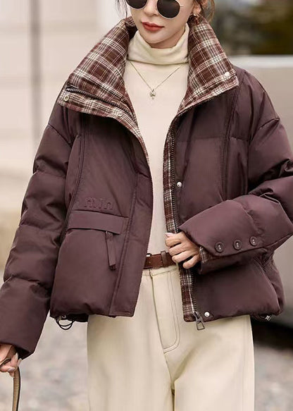 Chaqueta de plumón de pato a cuadros con cuello alto y patchwork de color café francés para invierno