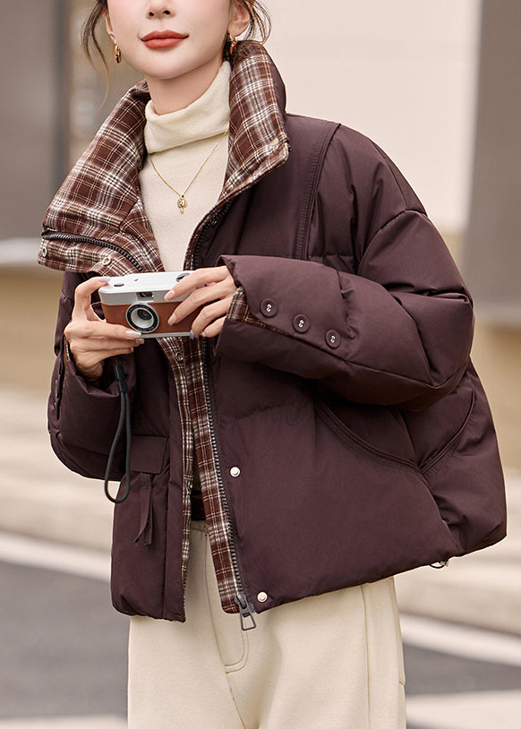 Chaqueta de plumón de pato a cuadros con cuello alto y patchwork de color café francés para invierno