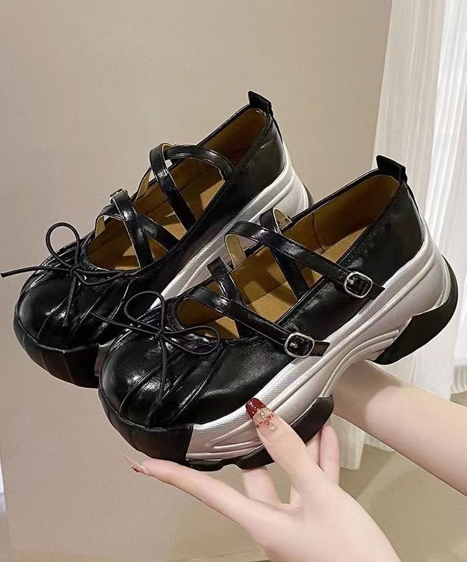 Süße französische Plateauschuhe mit Schmetterlingskreuzschnalle