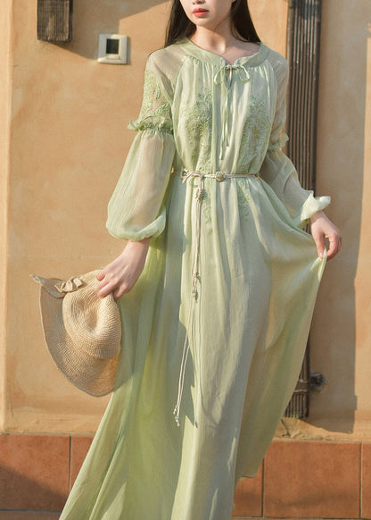 Französisches grünes Chiffonkleid mit Rüschen und Stickereien für den Sommer
