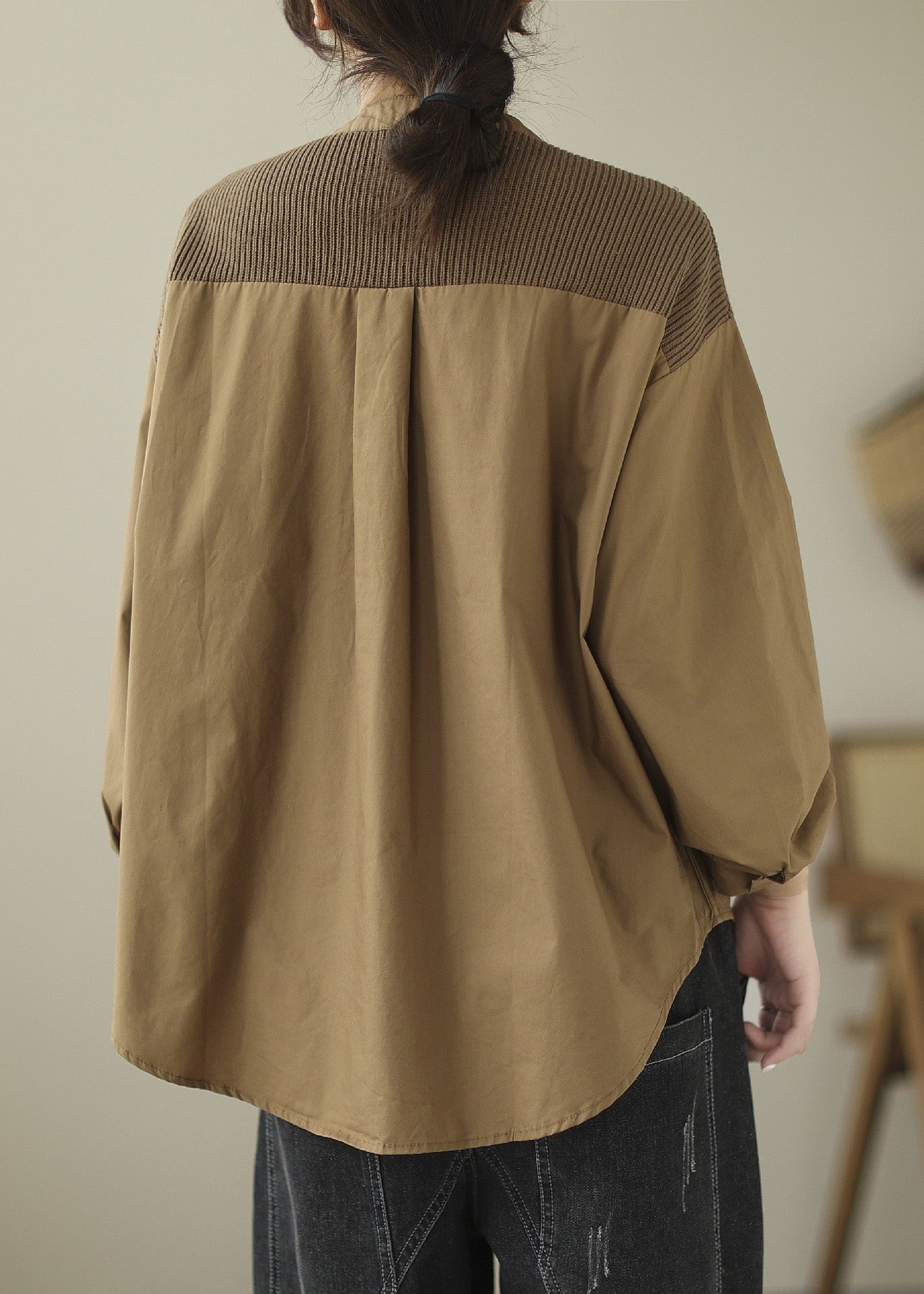 Französisches Khaki-Strick-Patchwork-Baumwollhemd Frühling