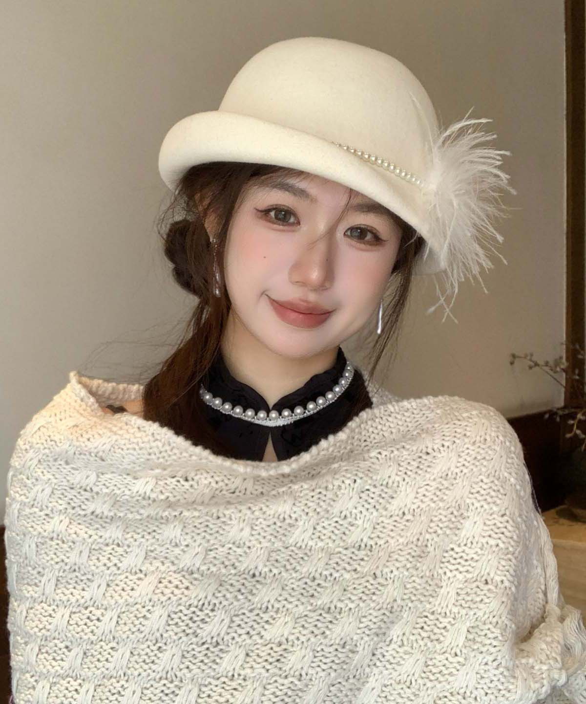 French Style White Nail Bead Feather Woolen Bucket Hat