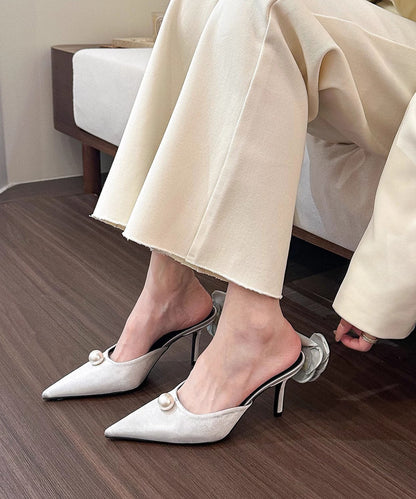 Vielseitige französische Sandalen mit spitzen Perlen und Stiletto-Absätzen
